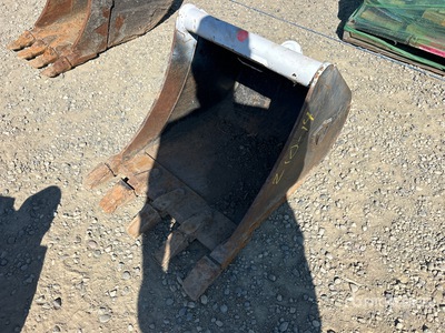 Paladin 24 in Digging Excavator Bucket