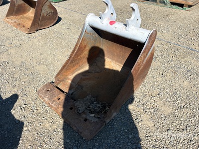 24 in Cleanup Excavator Bucket