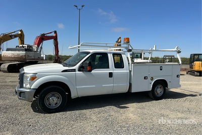 2016 Ford F-350 XL 4x2 Extended Cab Pickup