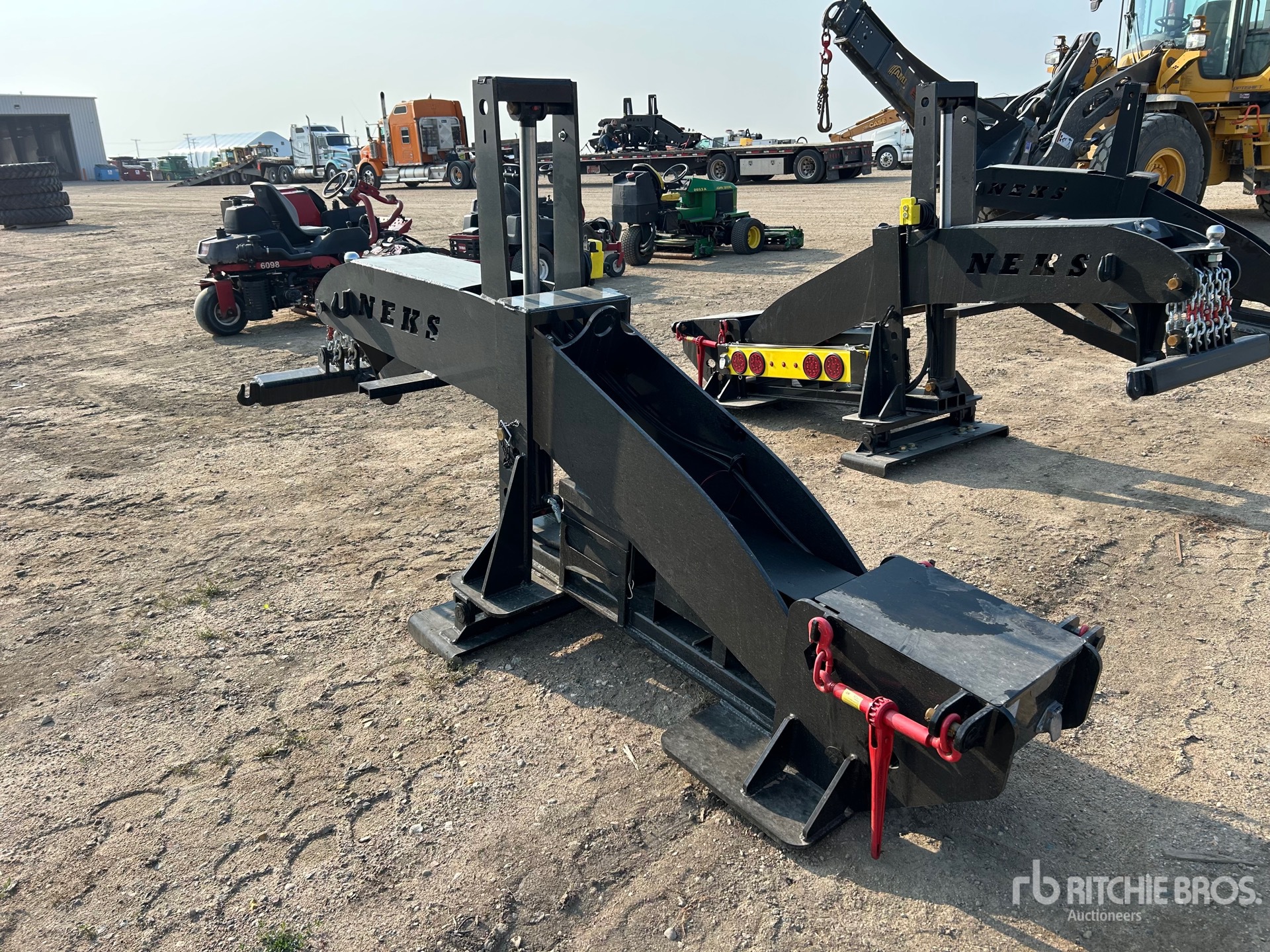 2025 Neks Fifth Wheel Wrecker Attachment