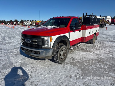 2017 Ford F-450 XL 4x2 Utility Truck