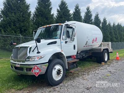 2012 International 4400 4x2 Propane Delivery شاحنة صهاريج