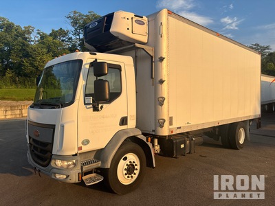 2016 Peterbilt COE 220 4x2 Camiones