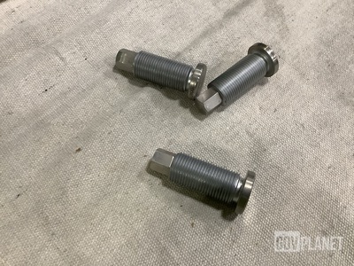 (21) Westinghouse 2004D34H01 Leveling Screws