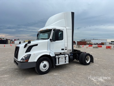 2016 Volvo VNL42T 4x2 S/A Day Cab Truck Tractor