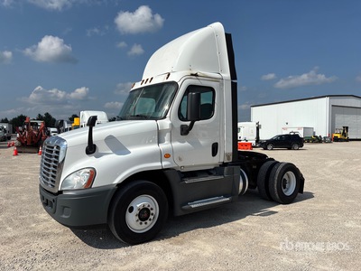 2016 Freightliner Cascadia 125 4x2 S/A Day Cab Truck Tractor