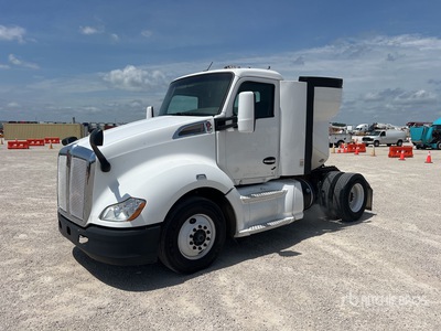 2015 Kenworth T680 4x2 S/A Day Cab Truck Tractor