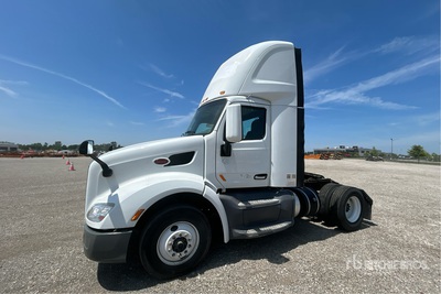 2016 Peterbilt 579 4x2 S/A Day Cab Truck Tractor