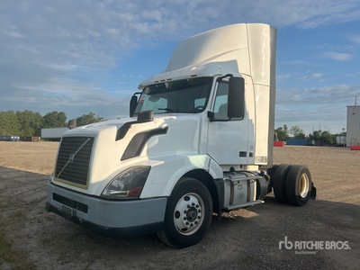 2016 Volvo VNL42T 4x2 Day Cab Prime Mover