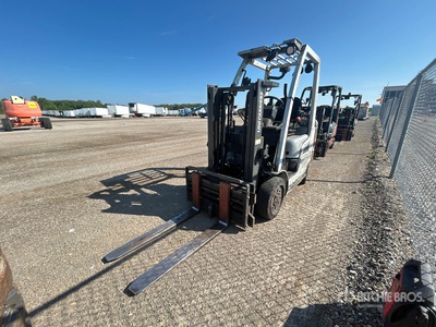 2015 Nissan CF40LP 4000 lb Cushion Tire Montacargas