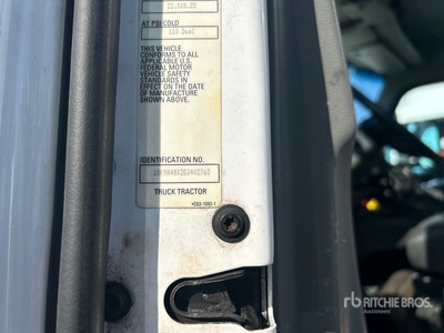 2014 Kenworth T680 4x2 S/A Day Cab Truck Tractor (Inoperable)