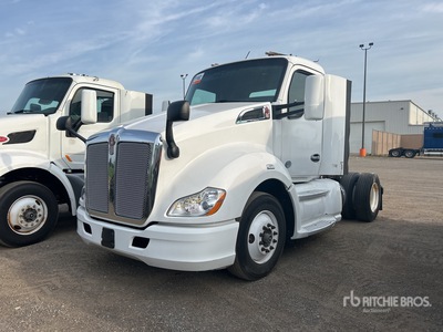 2015 Kenworth T680 4x2 S/A Day Cab Truck Tractor