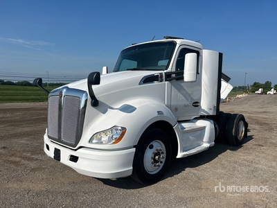 2015 Kenworth T680 4x2 S/A Day Cab Truck Tractor