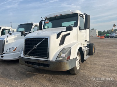 2016 Volvo VNL42T 4x2 Day Cab Prime Mover