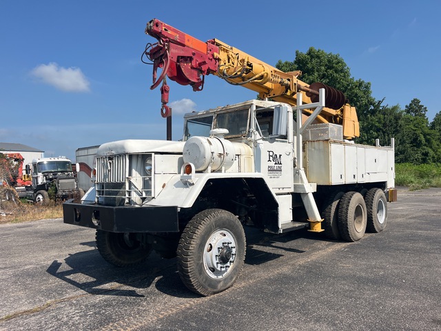 1977 AM General M818 6x6 Digger Derrick Truck