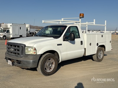2005 Ford F-350 XL 4x2 Utility Truck