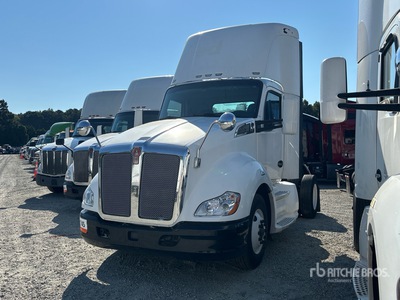 2014 Kenworth T680 4x2 Day Cab Truck Tractor