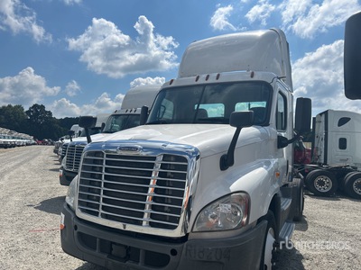 2016 Freightliner Cascadia 125 4x2 S/A Day Cab Truck Tractor