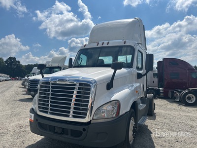 2016 Freightliner Cascadia 125 4x2 Day Cab Truck Tractor