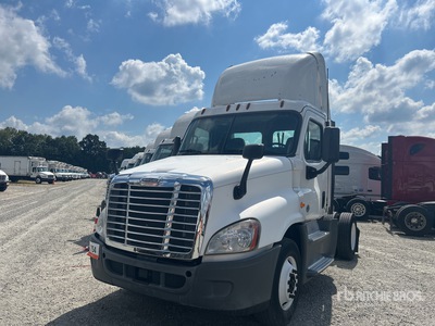 2015 Freightliner Cascadia 125 4x2 S/A Day Cab Truck Tractor