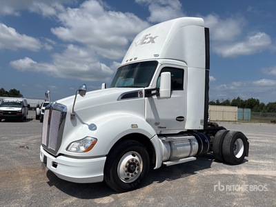 2014 Kenworth T680 4x2 S/A Day Cab Truck Tractor