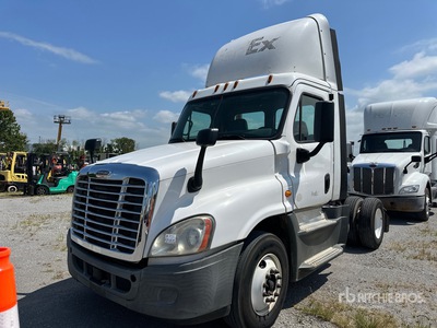 2015 Freightliner Cascadia 125 トラックトラクター（S/A）