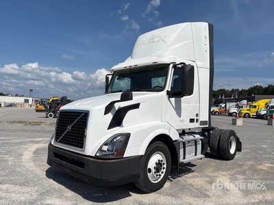 2016 Volvo VNL42T 4x2 Day Cab Truck Tractor