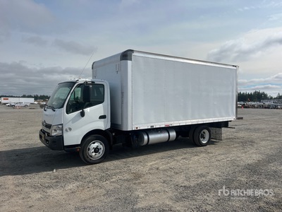 2018 Hino 195 4x2 Gesloten vrachtwagen