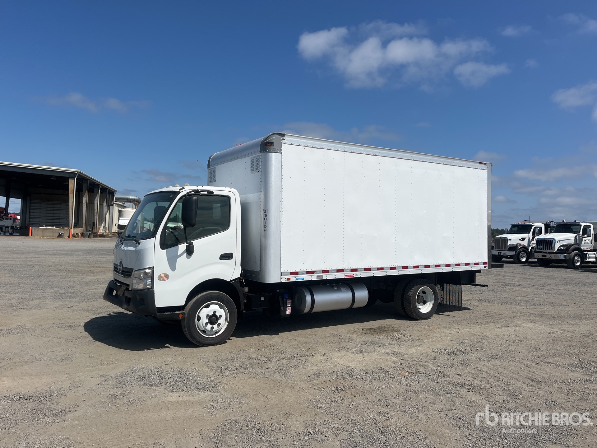2018 Hino 195 4x2 Camion fourgon