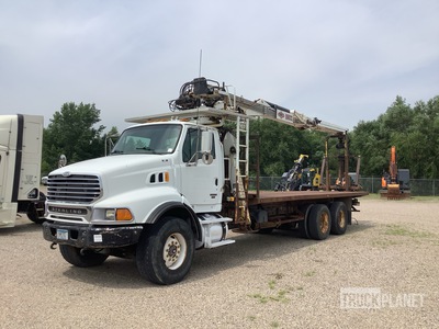 IMT 16000 5825 lb Knuckle Boom on 2005 Sterling 6x4 Camión Grúa