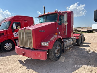 2012 Kenworth T800 6x4 تراكتور شاحنة كابينة النوم (ثنائية المحور)