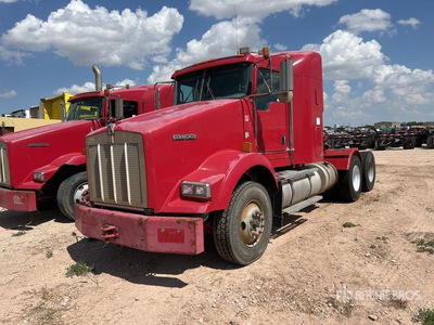 2011 Kenworth T800 6x4 تراكتور شاحنة كابينة النوم (ثنائية المحور)