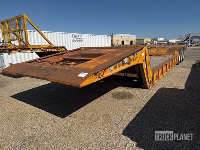 1974 Load King Tri/A Folding Neck Trailer