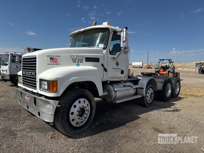 2005 Mack CHN613 6x4 Heavy Haul تراكتور شاحنة نهارية (ثنائية المحور) (Inoperable)