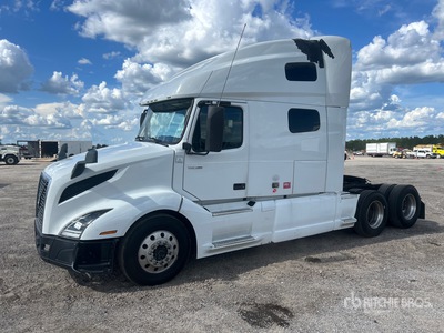 2020 Volvo VNL760 Ciągnik siodłowy T/A z kabiną sypialną