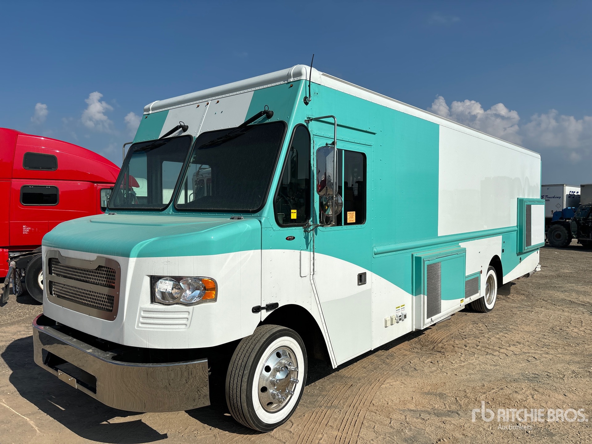 2020 Freightliner MT55 4x2 شاحنة طعام