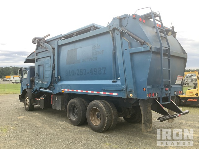 WASTE COLLECTION TRUCK 2004 MACK HEIL