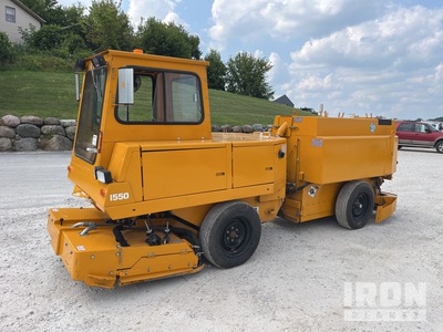 Tennant 1550 Ride-On Large-Area Floor Scrubber