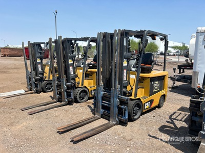 Cat EC30N2 6000 lb Electric Forklift