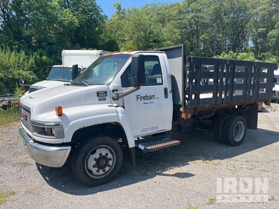 2006 GMC C5500 4x2 Camion à Plateau