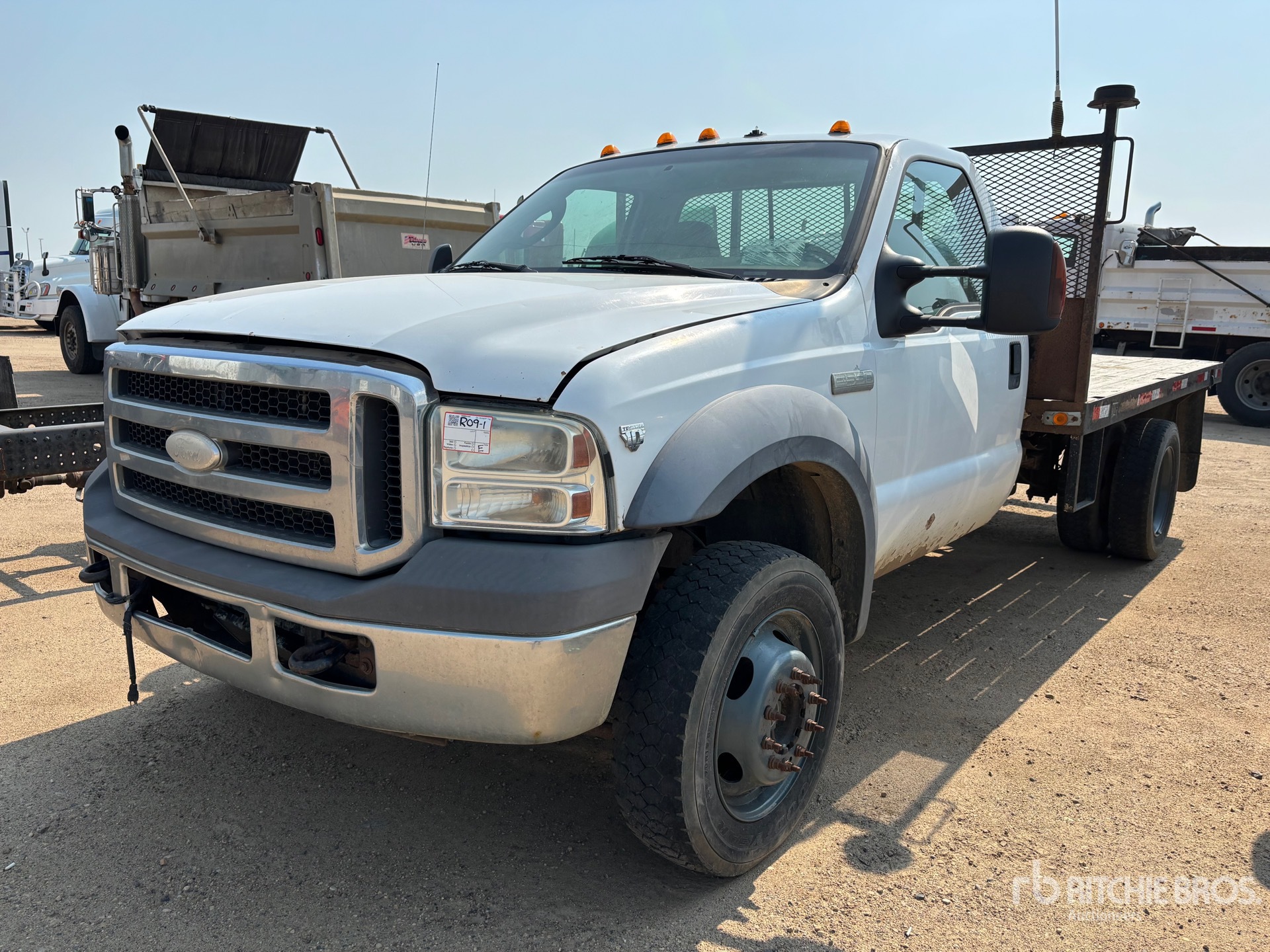 2005 Ford F-550 XLT 4x4 Flatbed Truck