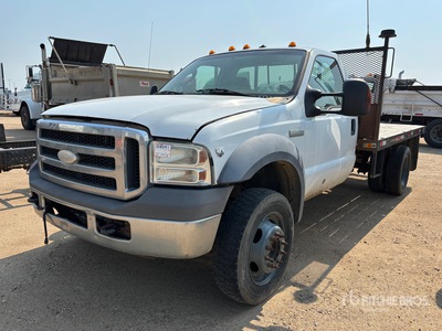 2005 Ford F-550 XLT 4x4 Flatbed Truck