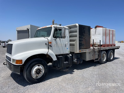 2002 International 2574 6x4 Flatbed Truck