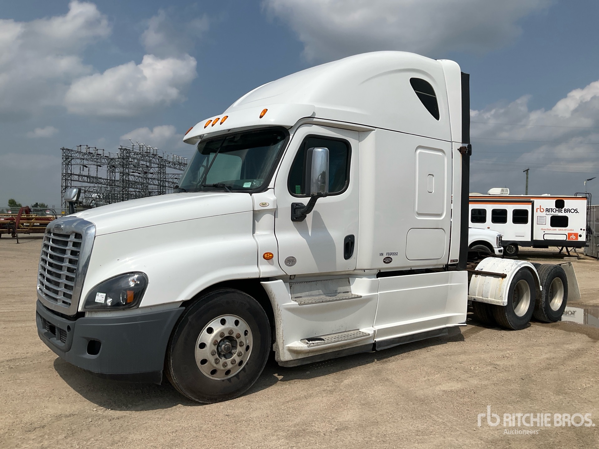 2015 Freightliner Cascadia T/A Sleeper Truck Tractor