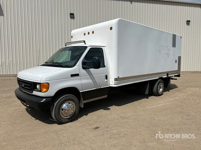 2006 Ford E-450 4x2 Van Truck