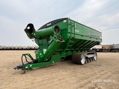 2021 Brandt 2022DXR 2000 bu Tracked Grain Cart