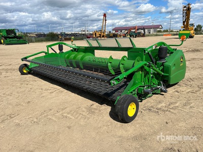 2018 John Deere 615P 15 ft Tête de moissonneuse-batteuse