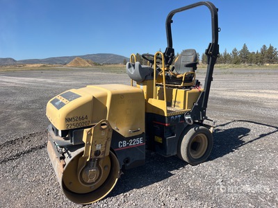 2006 Cat CB-225E Rodillo combinado