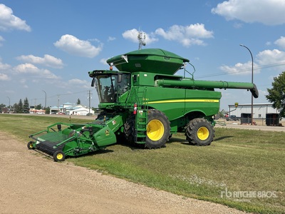 2015 John Deere S690 Maaidorser