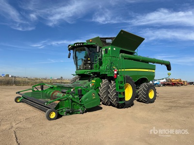 2016 John Deere S680 Combine Harvester